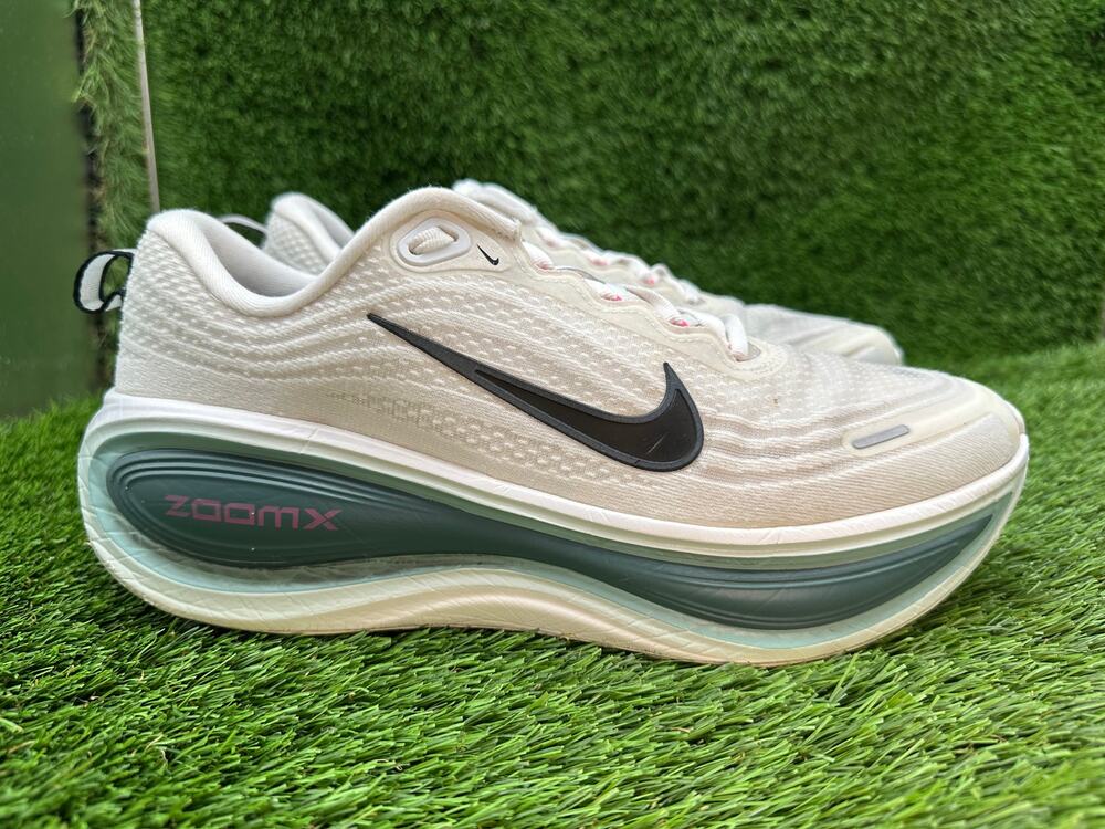 Nike Vomero Plus HV8150-110 Athletic Sneaker Men's 10 White Mesh Road Running